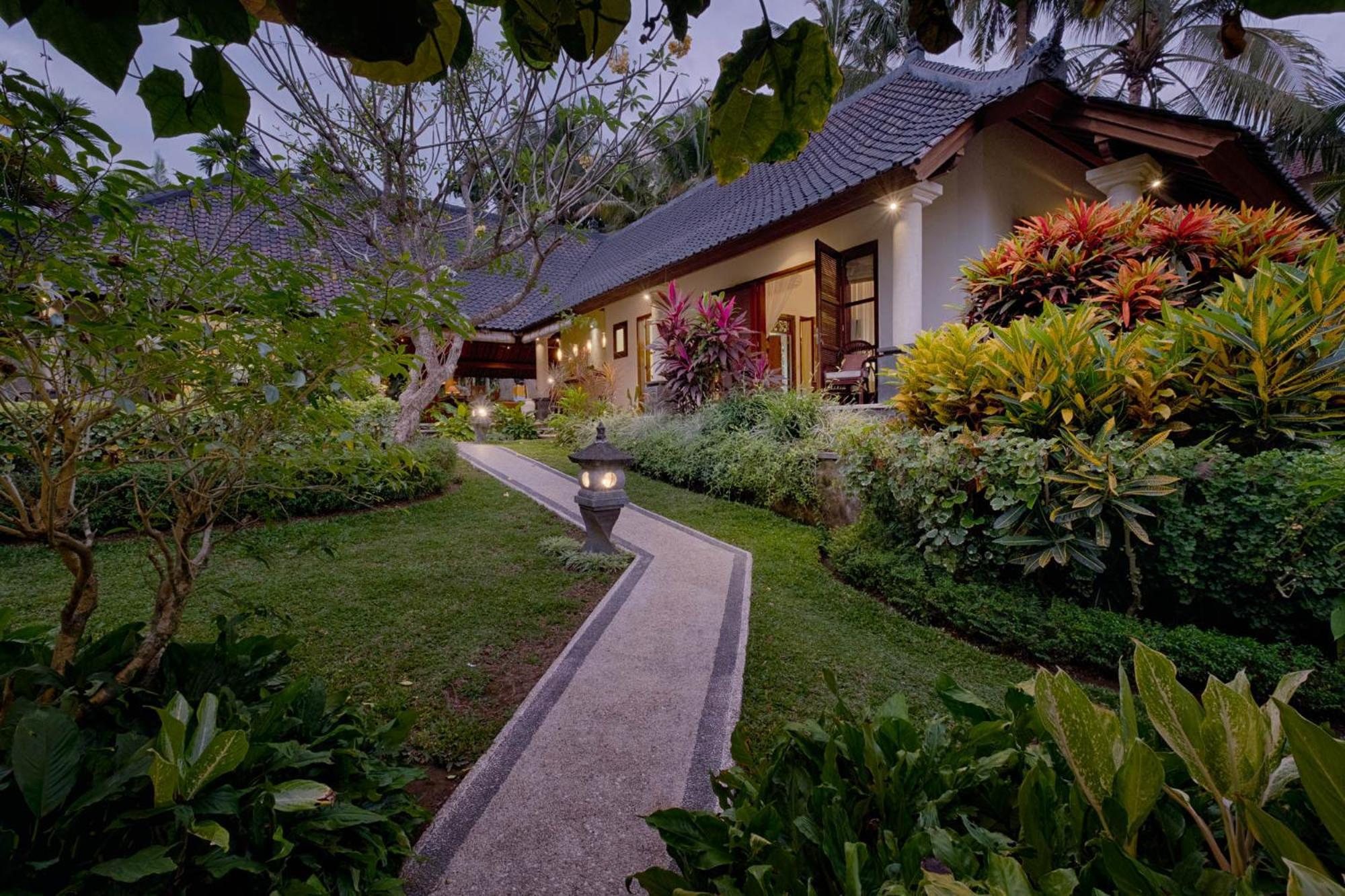 Kutus Kutus Saba Beach Villa Yogyakarta Exterior foto